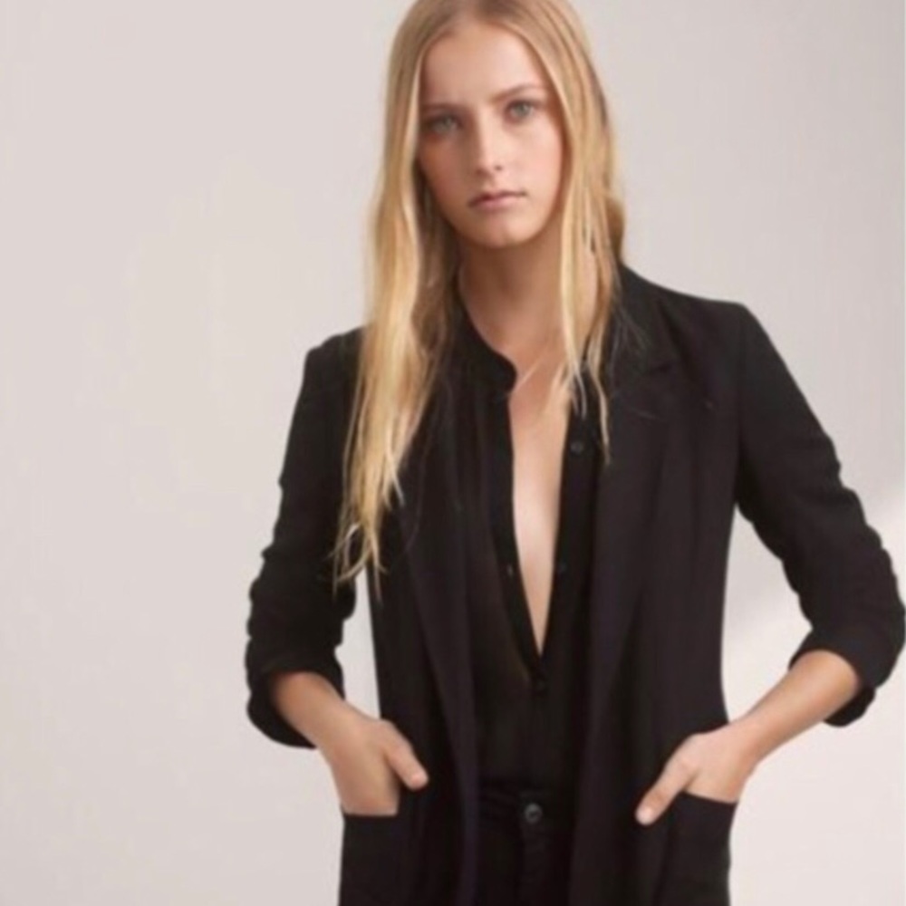 Aritzia ‘Talula’ blazer